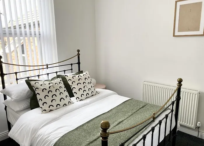 89 St John\'S Road Terrace House