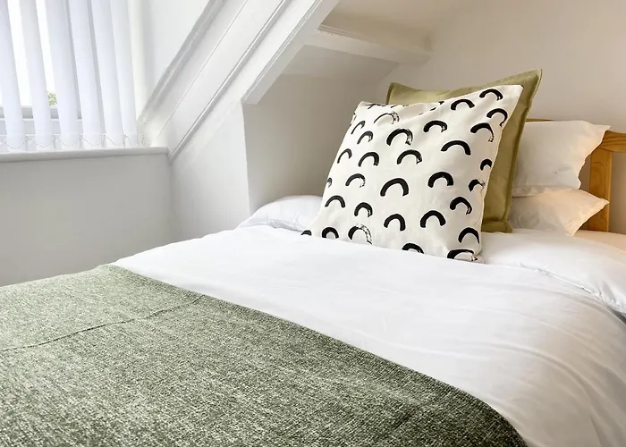 89 St John\'S Road Terrace House